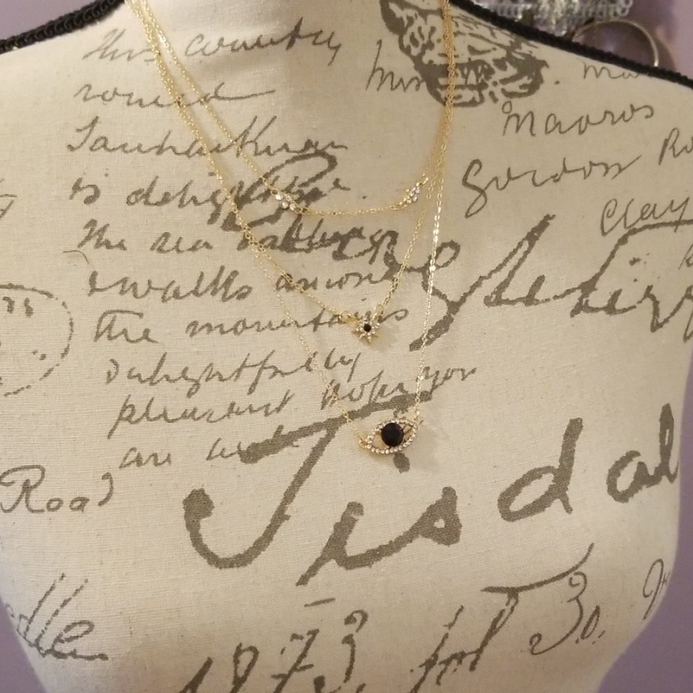 ♡Hazel♡ Gold layered necklace - Picture 2 of 3